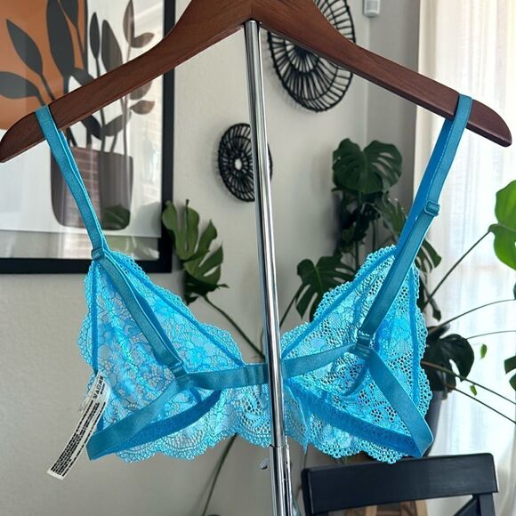NWOT Free People Bright Eyes Bralette Blue Lace Sheer Flirty Romantic Adjustable - Picture 9 of 16